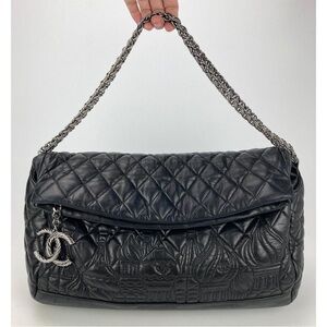 Chanel Black Quilted Leather Bag